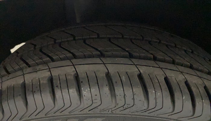 2017 Maruti Baleno ZETA PETROL 1.2, Petrol, Manual, 1,13,433 km, Right Rear Tyre Tread