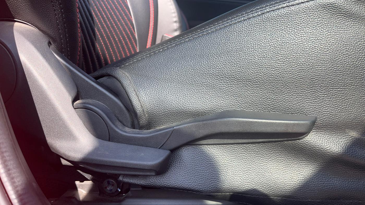 2023 Maruti Swift VXI, Petrol, Manual, 22,332 km, Driver Side Adjustment Panel