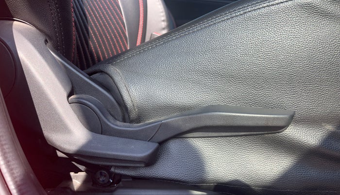 2023 Maruti Swift VXI, Petrol, Manual, 22,332 km, Driver Side Adjustment Panel