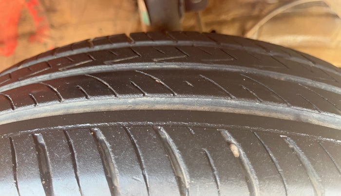 2023 Maruti Swift VXI, Petrol, Manual, 22,332 km, Right Front Tyre Tread