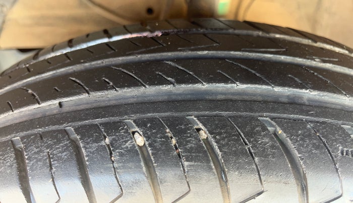 2023 Maruti Swift VXI, Petrol, Manual, 22,332 km, Left Front Tyre Tread