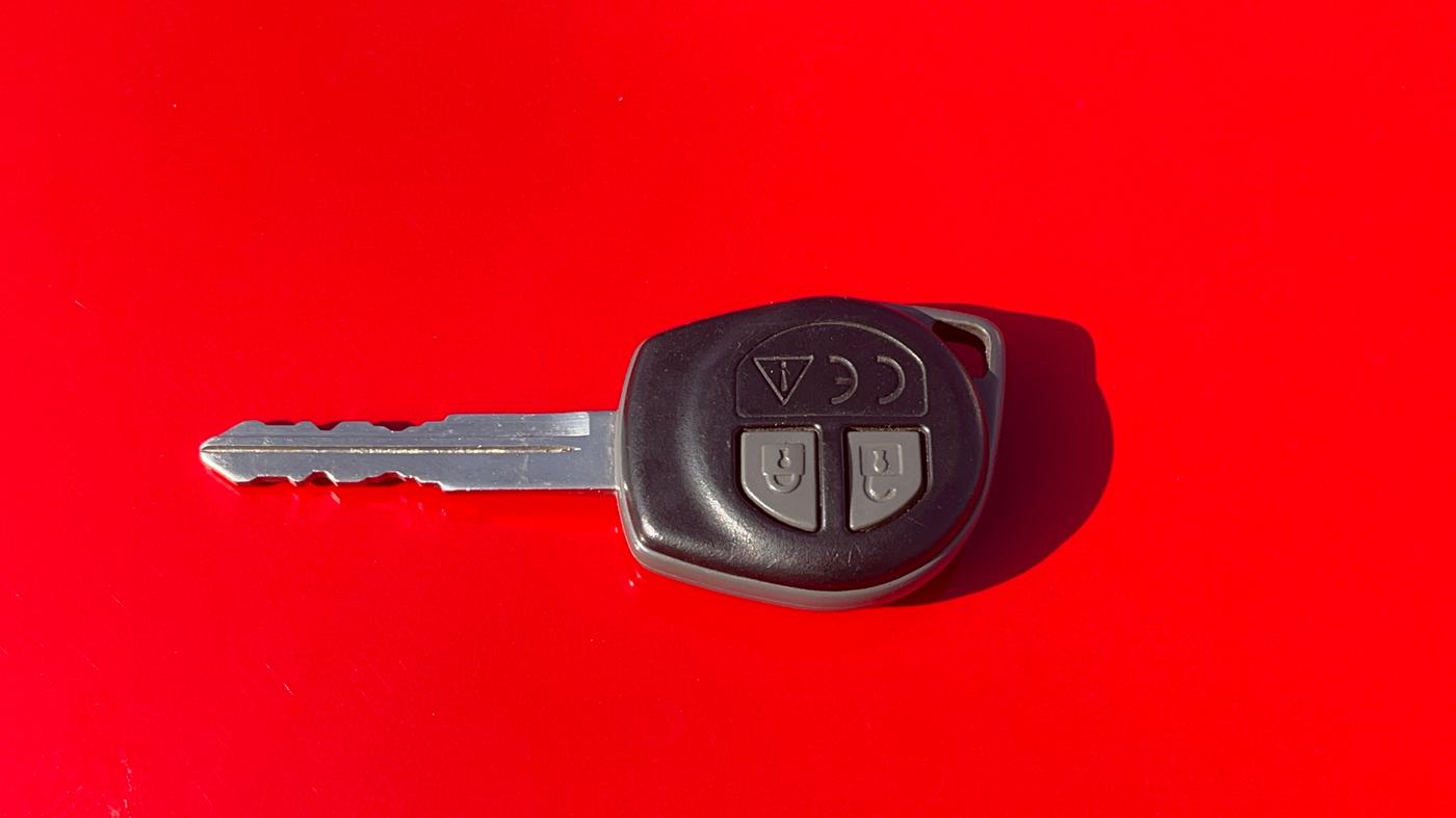 2023 Maruti Swift VXI, Petrol, Manual, 22,332 km, Key Close Up