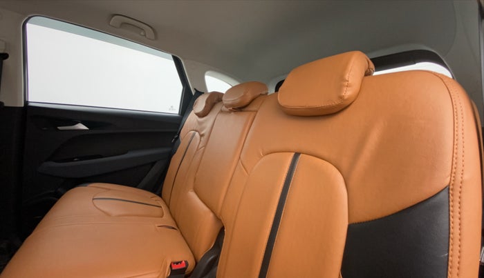 2021 MG HECTOR SMART HYBRID 1.5 PETROL, Petrol, Manual, 2,672 km, Right Side Rear Door Cabin