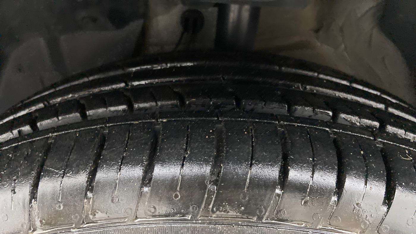 2021 MG HECTOR SMART HYBRID 1.5 PETROL, Petrol, Manual, 2,672 km, Left Front Tyre Tread