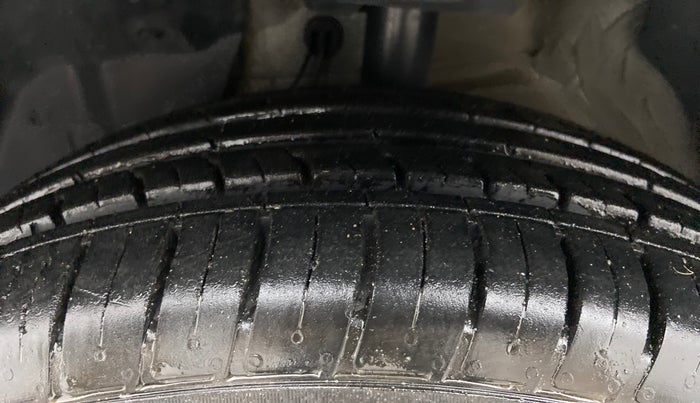 2021 MG HECTOR SMART HYBRID 1.5 PETROL, Petrol, Manual, 2,672 km, Left Front Tyre Tread