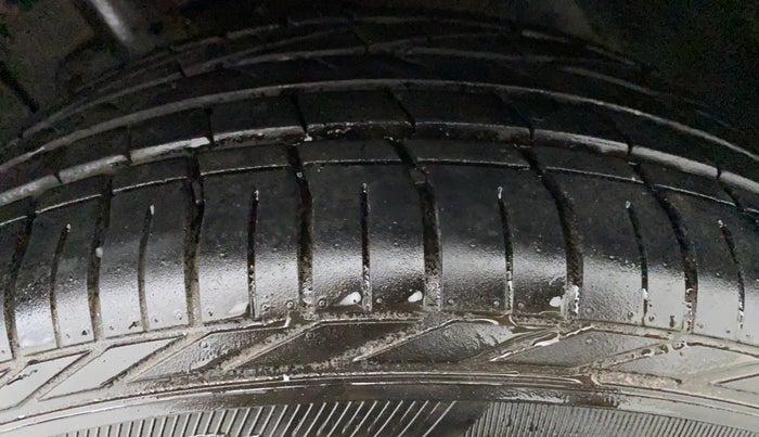 2019 Tata NEXON XZA + 1.2 PETROL A/T, Petrol, Automatic, 8,261 km, Right Front Tyre Tread