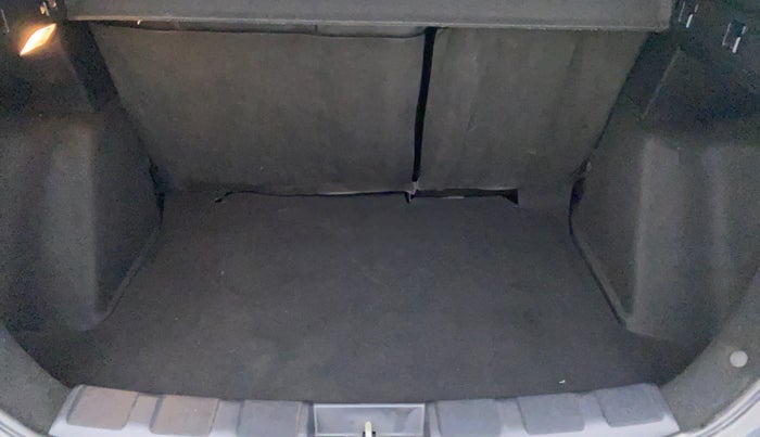 2019 Tata NEXON XZA + 1.2 PETROL A/T, Petrol, Automatic, 8,261 km, Boot Inside