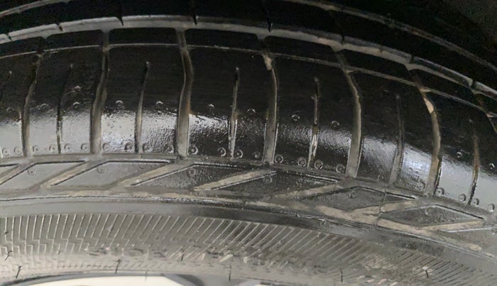 2021 Tata NEXON XZ PLUS PETROL SUNROOF, Petrol, Manual, 23,563 km, Right Rear Tyre Tread