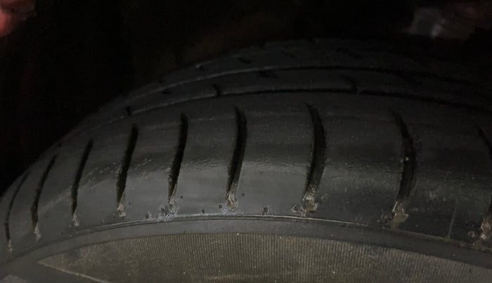 2014 Maruti Celerio VXI, Petrol, Manual, 77,017 km, Left Front Tyre Tread