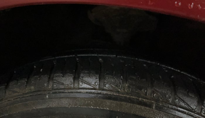 2014 Maruti Celerio VXI, Petrol, Manual, 77,017 km, Right Front Tyre Tread