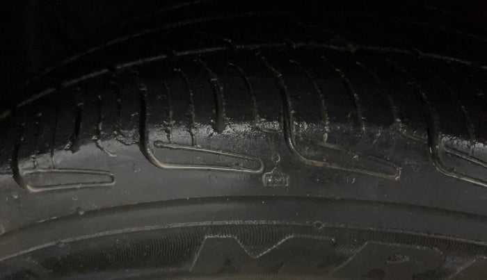 2017 Hyundai Grand i10 SPORTZ (O) 1.2 KAPPA VTVT, Petrol, Manual, 99,348 km, Left Front Tyre Tread