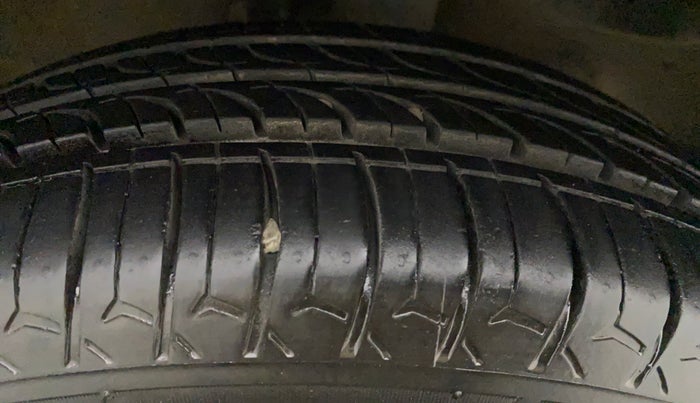 2014 Maruti Wagon R 1.0 VXI, Petrol, Manual, 53,113 km, Right Rear Tyre Tread