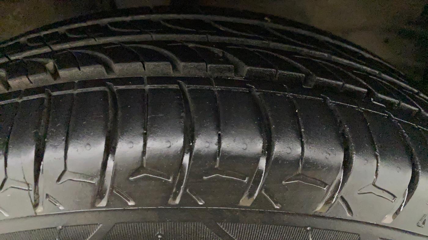 2014 Maruti Wagon R 1.0 VXI, Petrol, Manual, 53,113 km, Right Front Tyre Tread
