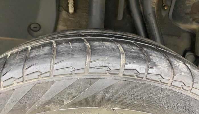 2021 Renault Duster RXZ 1.3 TURBO PETROL CVT, Petrol, Automatic, 57,728 km, Right Rear Tyre Tread