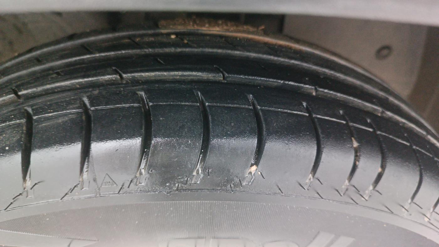 2018 Renault Kwid RXL, Petrol, Manual, 74,196 km, Right Front Tyre Tread