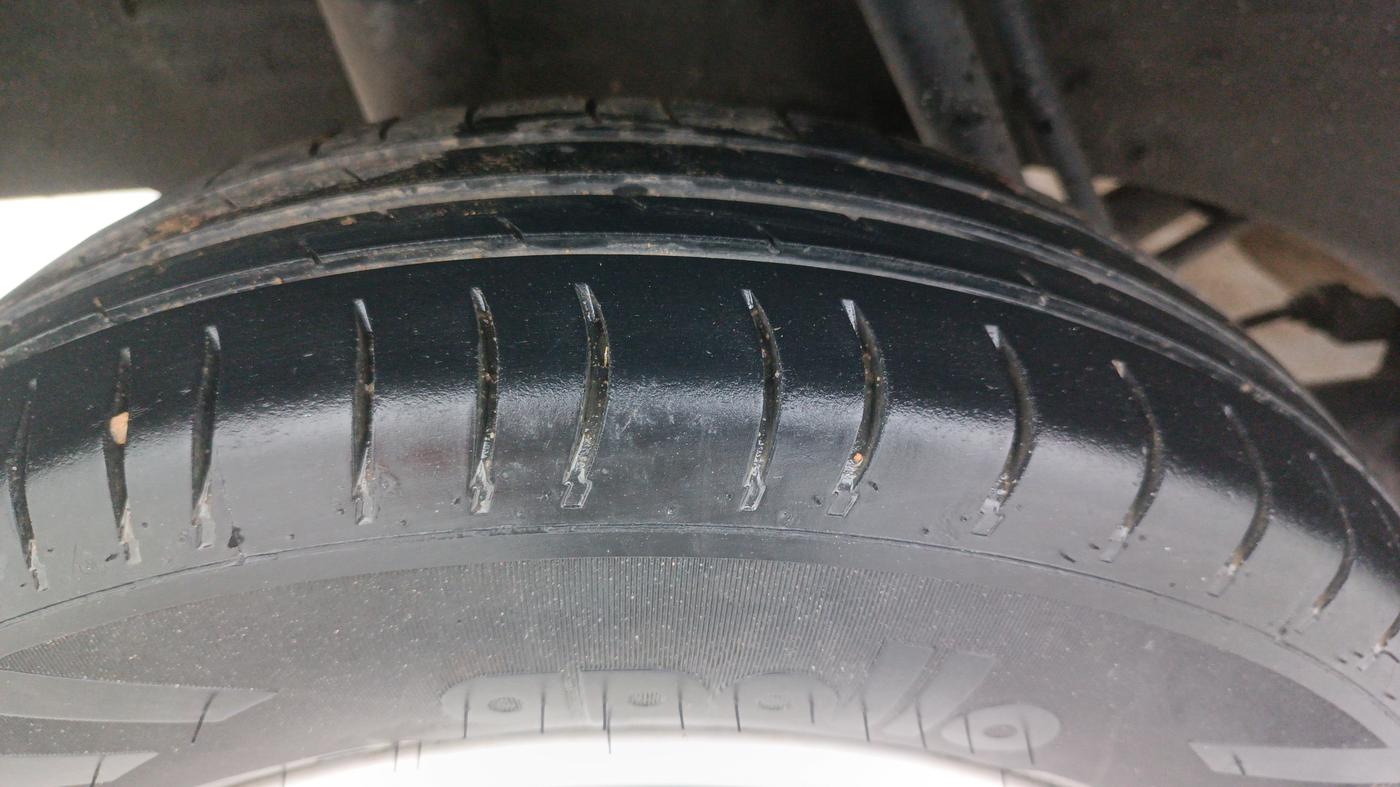 2018 Renault Kwid RXL, Petrol, Manual, 74,196 km, Right Rear Tyre Tread