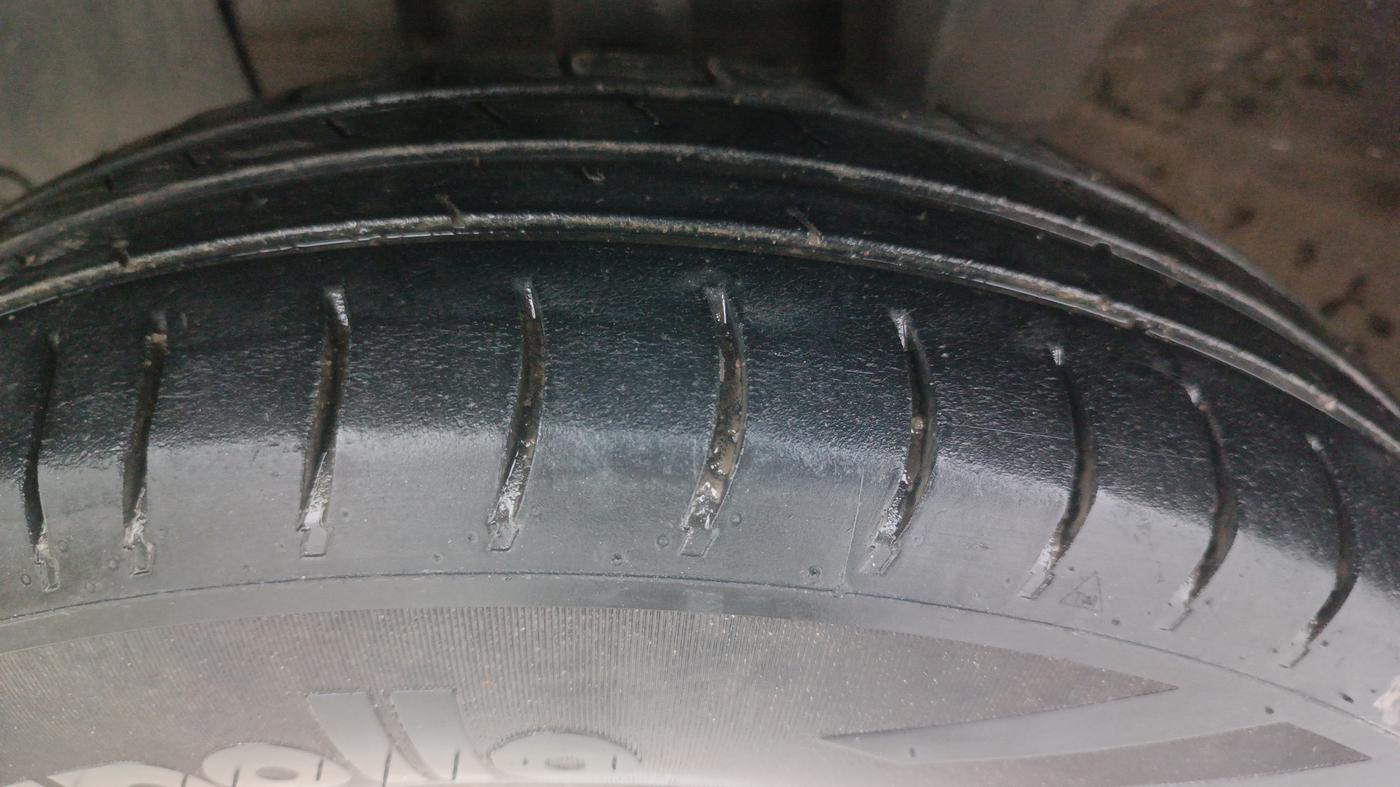2018 Renault Kwid RXL, Petrol, Manual, 74,196 km, Left Front Tyre Tread