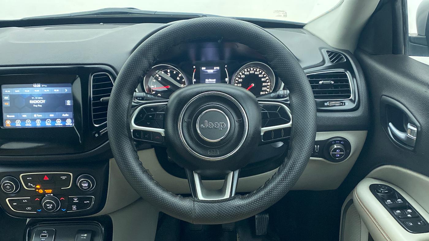 2017 Jeep Compass 2.0 LIMITED 4*2, Diesel, Manual, 1,49,310 km, Steering Wheel Close Up