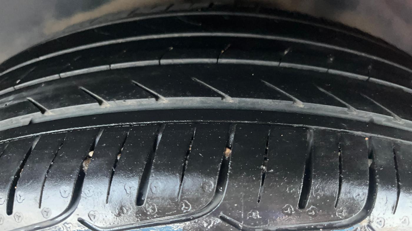 2018 Volkswagen Polo HIGHLINE PLUS 1.0 16 ALLOY, Petrol, Manual, 1,11,234 km, Left Rear Tyre Tread