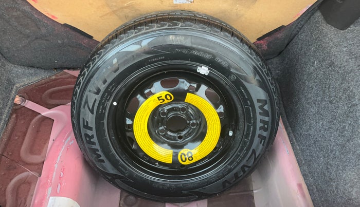 2018 Volkswagen Polo HIGHLINE PLUS 1.0 16 ALLOY, Petrol, Manual, 1,11,152 km, Spare Tyre