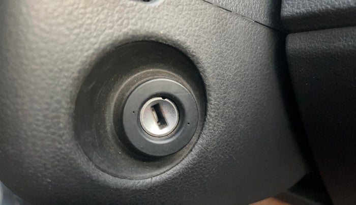 2018 Volkswagen Polo HIGHLINE PLUS 1.0 16 ALLOY, Petrol, Manual, 1,11,152 km, Keyless Start/ Stop Button