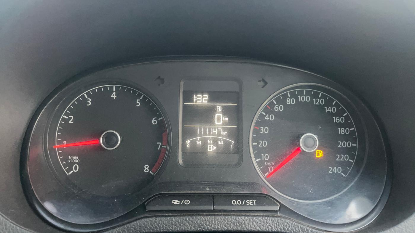 2018 Volkswagen Polo HIGHLINE PLUS 1.0 16 ALLOY, Petrol, Manual, 1,11,234 km, Odometer Image