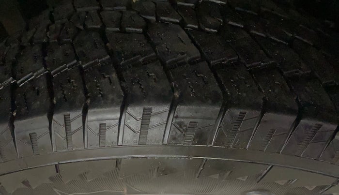 2024 Mahindra Thar LX D HT 2WD MT, Diesel, Manual, 25,504 km, Right Front Tyre Tread