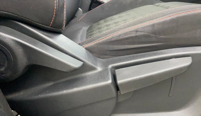2023 MG ASTOR  SMART BLACK STORM EDITION CVT, Petrol, Automatic, 19,248 km, Driver Side Adjustment Panel