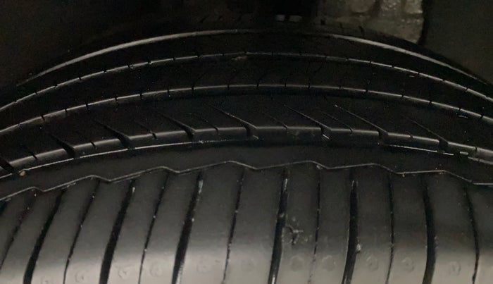 2023 MG ASTOR  SMART BLACK STORM EDITION CVT, Petrol, Automatic, 19,248 km, Left Rear Tyre Tread