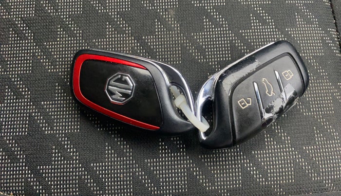 2023 MG ASTOR  SMART BLACK STORM EDITION CVT, Petrol, Automatic, 19,248 km, Key Close Up