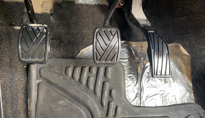 2022 Maruti BREZZA ZXI + SMART HYBRID DUAL TONE, Petrol, Manual, 28,115 km, Pedals