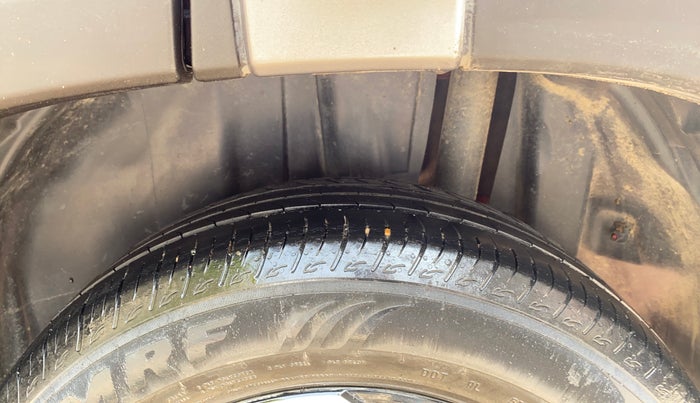 2022 Maruti BREZZA ZXI + SMART HYBRID DUAL TONE, Petrol, Manual, 28,115 km, Left Rear Tyre Tread