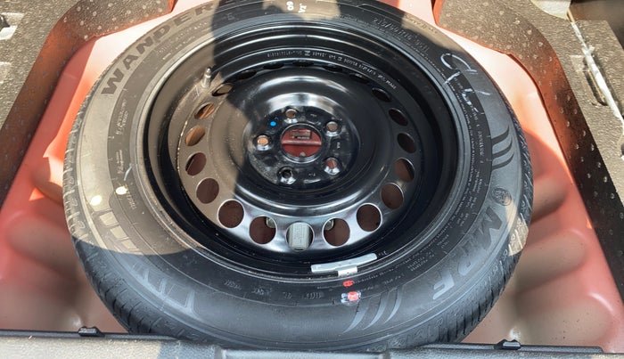 2022 Maruti BREZZA ZXI + SMART HYBRID DUAL TONE, Petrol, Manual, 28,115 km, Spare Tyre