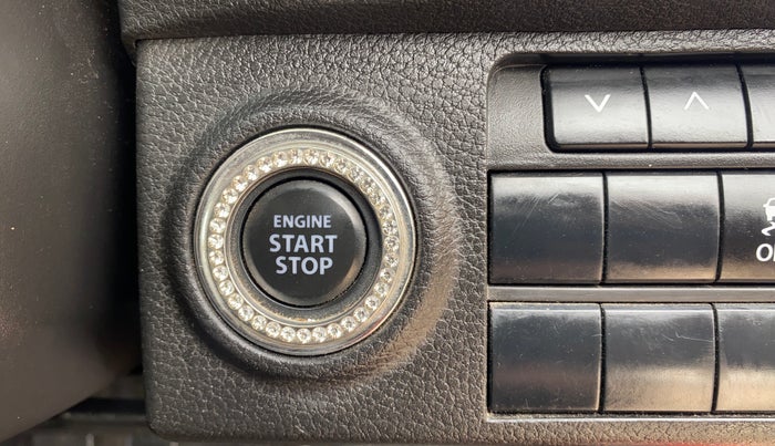 2022 Maruti BREZZA ZXI + SMART HYBRID DUAL TONE, Petrol, Manual, 28,115 km, Keyless Start/ Stop Button