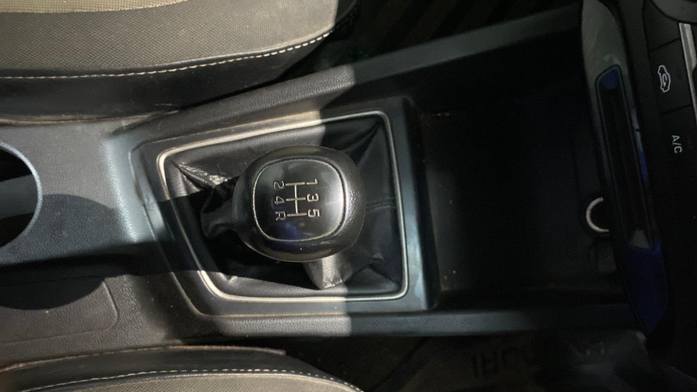 2015 Hyundai Elite i20 ERA 1.2, Petrol, Manual, 60,370 km, Gear Lever