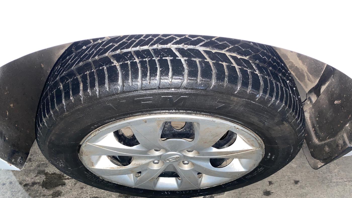 2015 Hyundai Elite i20 ERA 1.2, Petrol, Manual, 60,370 km, Left Front Tyre Tread