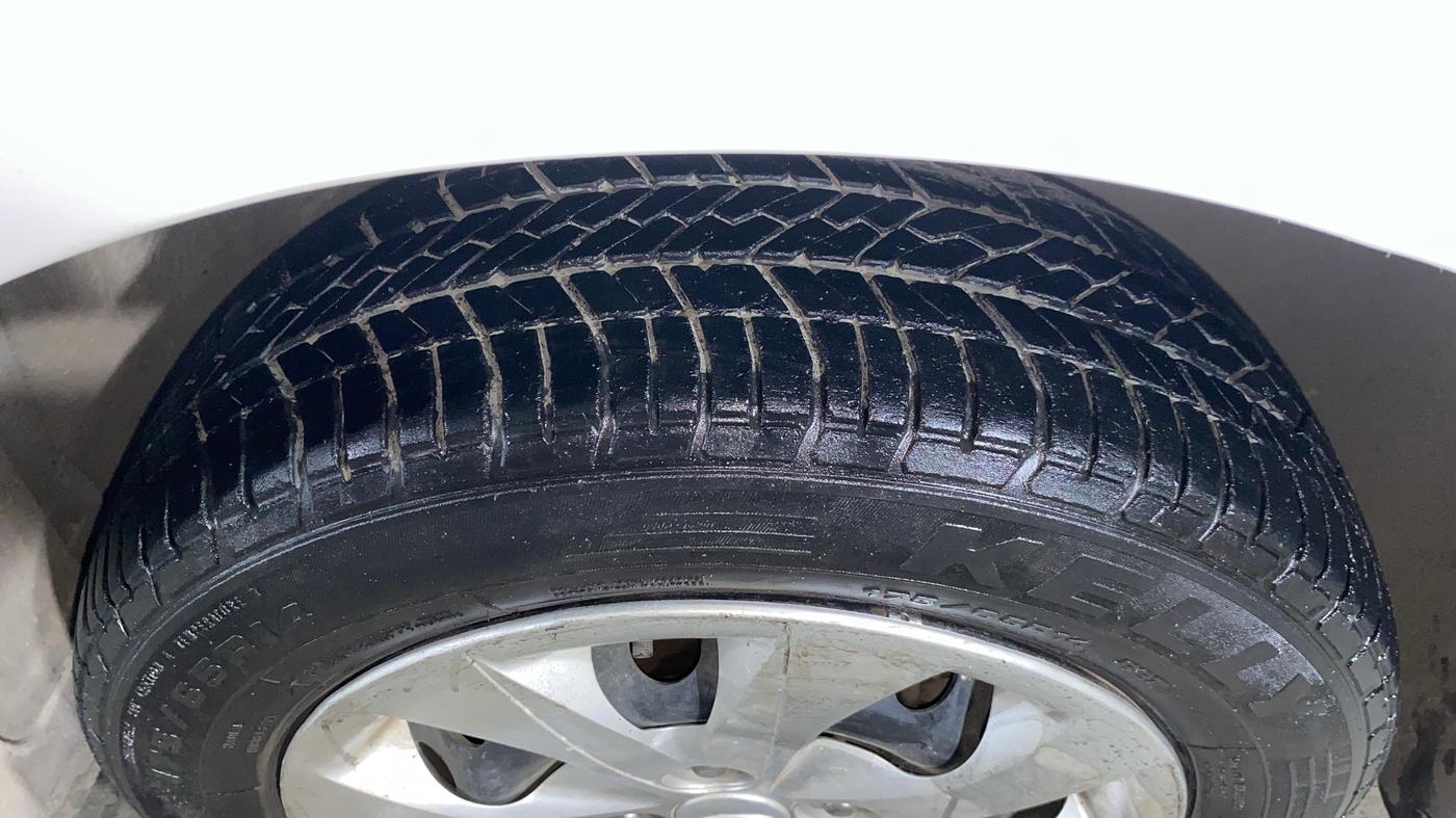 2015 Hyundai Elite i20 ERA 1.2, Petrol, Manual, 60,370 km, Right Front Tyre Tread