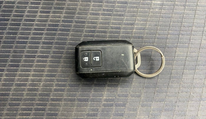 2020 Maruti Baleno ZETA PETROL 1.2, Petrol, Manual, 22,123 km, Key Close Up