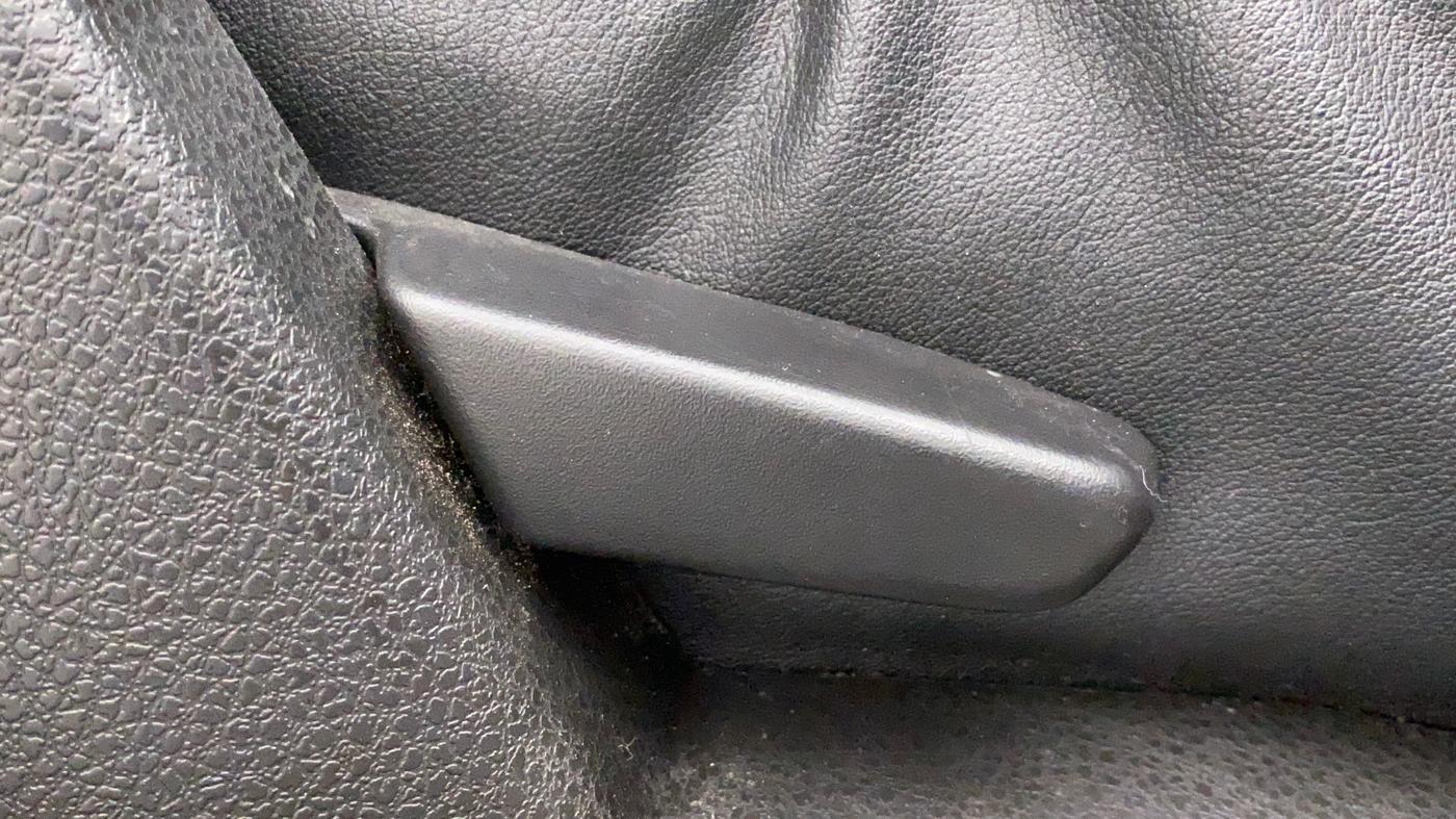 2017 Renault Duster RXS CVT, Petrol, Automatic, 51,249 km, Driver Side Adjustment Panel
