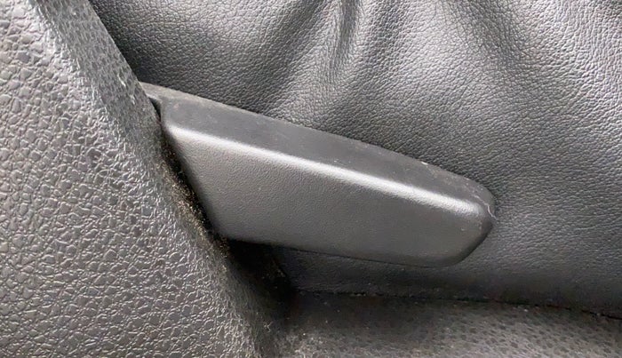 2017 Renault Duster RXS CVT, Petrol, Automatic, 51,249 km, Driver Side Adjustment Panel