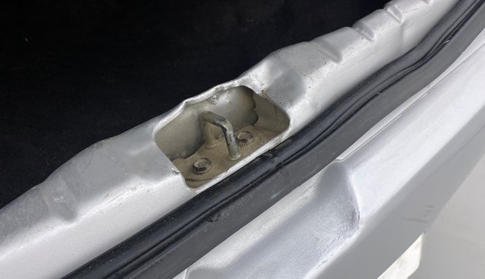 2011 Hyundai Eon MAGNA O, Petrol, Manual, 57,832 km, Boot floor - Slightly dented