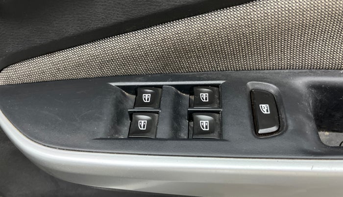 2023 Nissan MAGNITE XE, Petrol, Manual, 46,084 km, Driver Side Door Panels Control