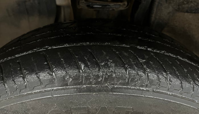 2023 Nissan MAGNITE XE, Petrol, Manual, 46,084 km, Left Front Tyre Tread