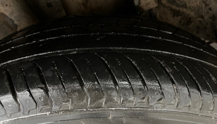 2023 Nissan MAGNITE XE, Petrol, Manual, 46,084 km, Right Rear Tyre Tread