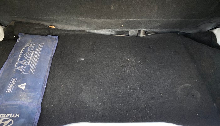 2015 Hyundai Eon ERA +, Petrol, Manual, 89,010 km, Boot Inside