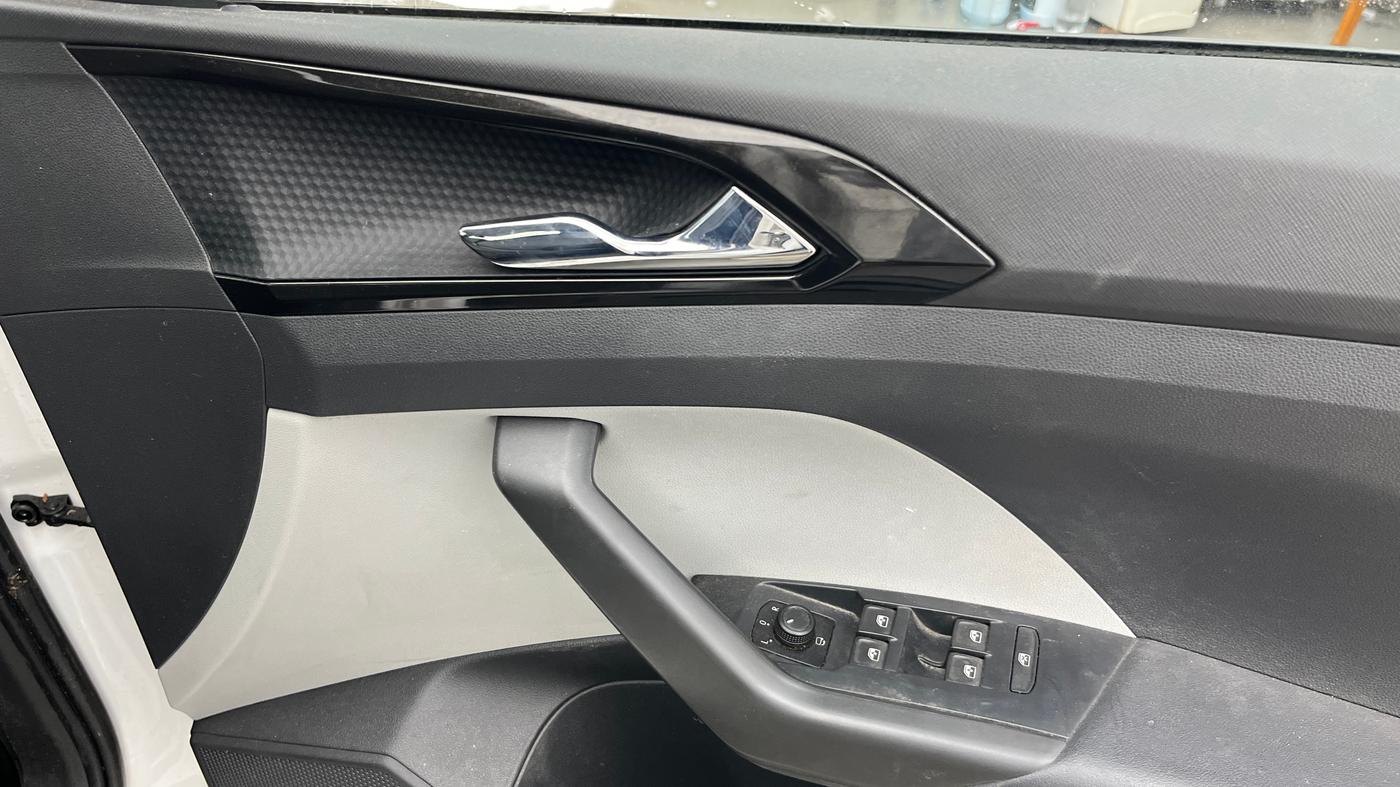 2022 Skoda KUSHAQ STYLE 1.5L TSI DSG, Petrol, Automatic, 45,545 km, Driver Side Door Panels Control