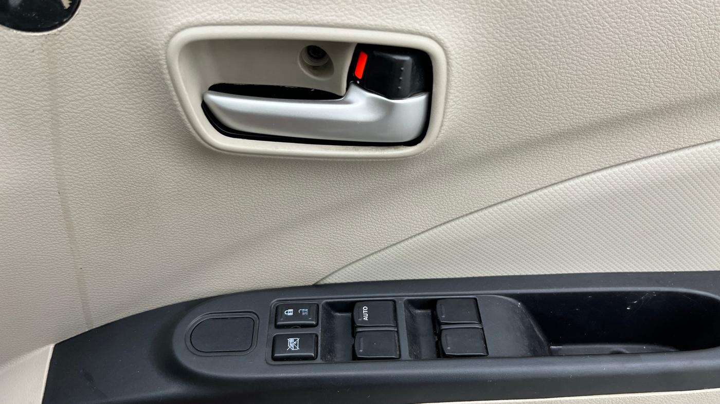 2019 Maruti Celerio VXI, Petrol, Manual, 60,700 km, Driver Side Door Panels Control