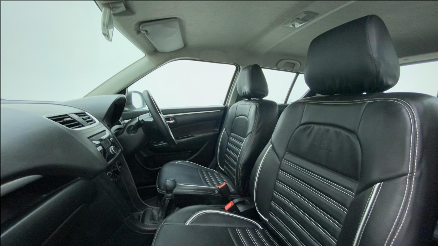 2014 Maruti Swift VXI, Petrol, Manual, 71,083 km, Right Side Front Door Cabin