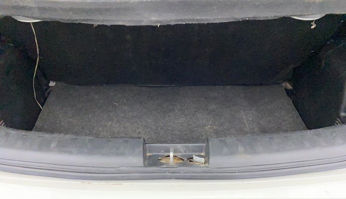 2014 Maruti Swift VXI, Petrol, Manual, 71,083 km, Boot Inside