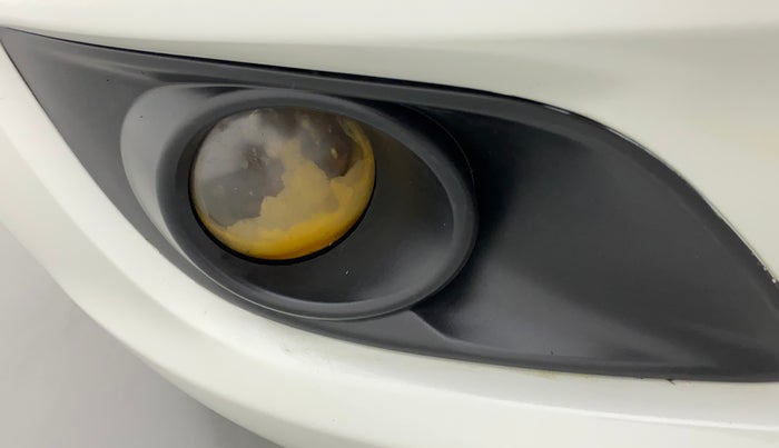 2014 Maruti Swift VXI, Petrol, Manual, 71,083 km, Right fog light - Not working